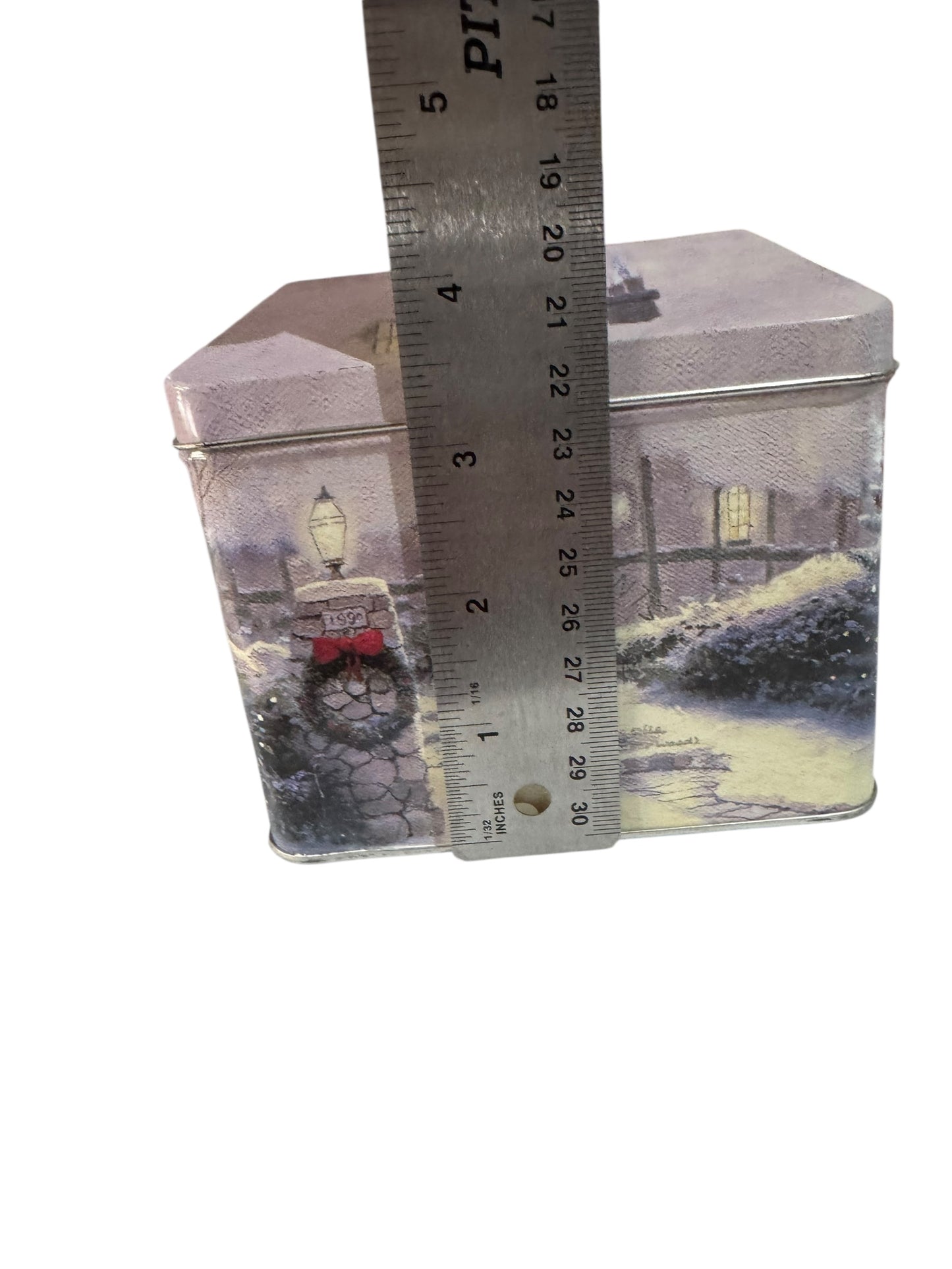 Bloomer Scents Handmade Dusty Trails Candle, Repurposed Holiday Vintage Tin, 16 fl oz