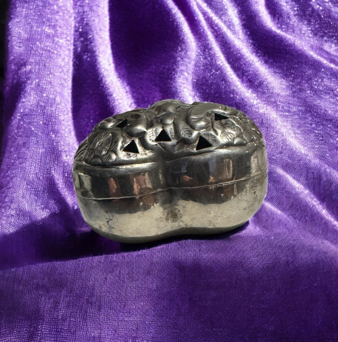 Amethyst Twilight Silver Repurposed Vintage Heart Engraved Candle 6fl oz