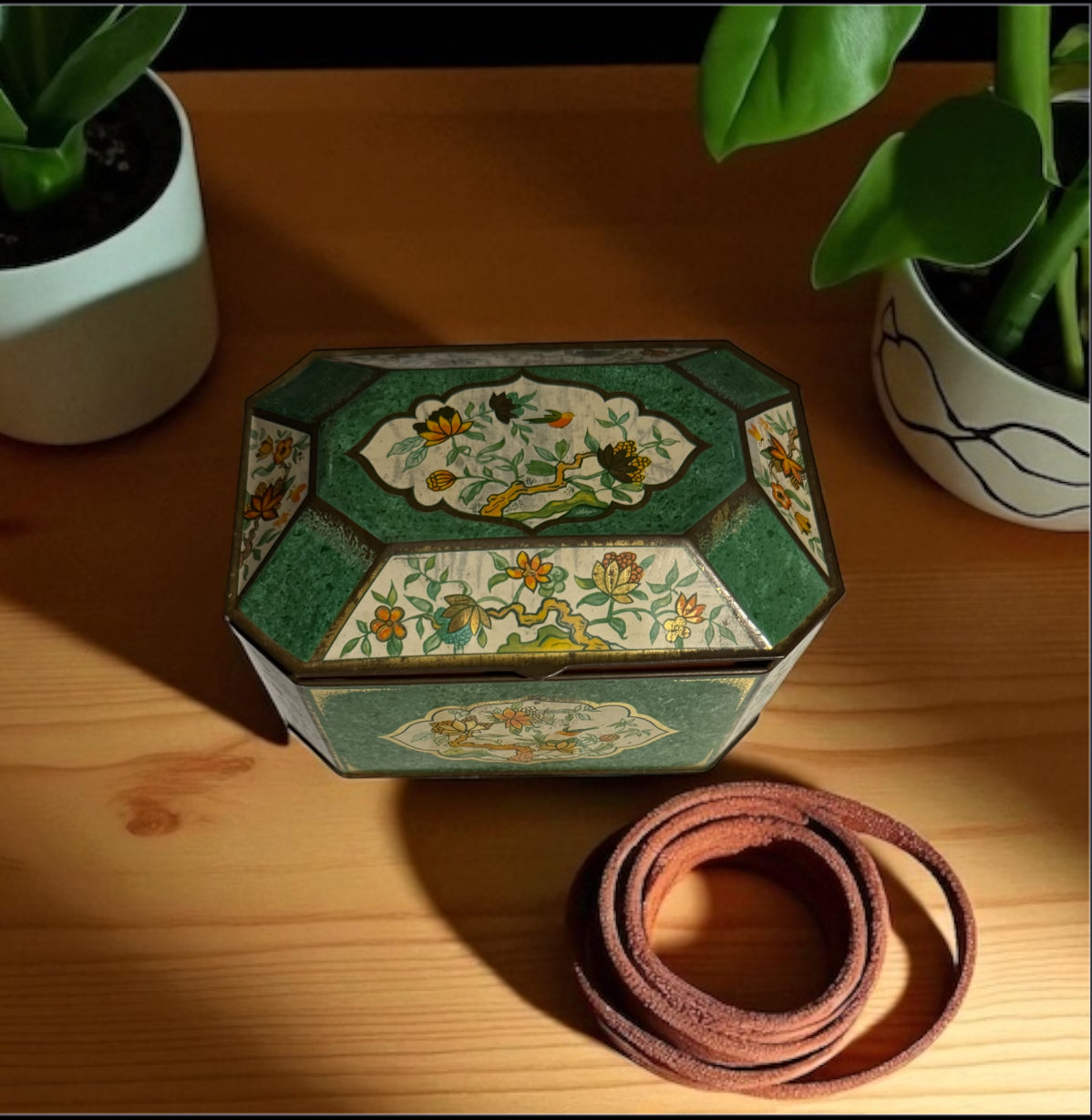 Leather Candle 33fl oz Repurposed Rare Vintage Tin